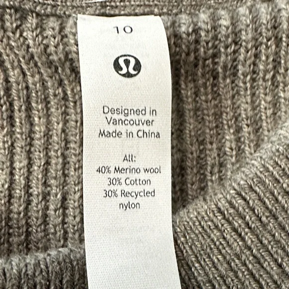 lululemon athletica Men's Charcoal Crewneck Sweater - Picture 8 of 14